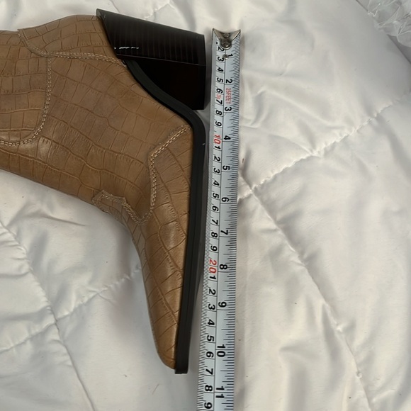 Tan Croc-Embossed Ankle Boots 🥾 nasty gal - Picture 11 of 12